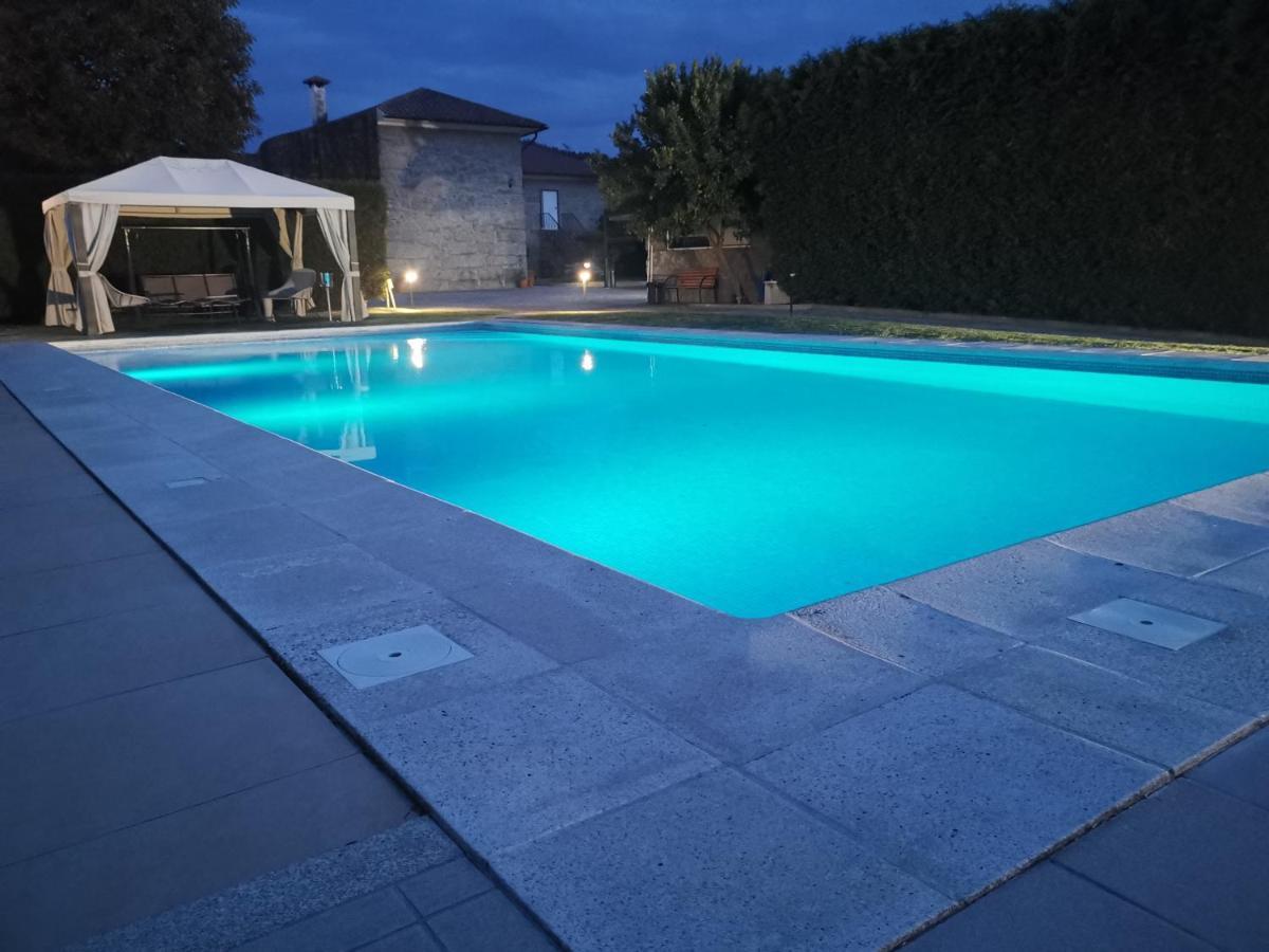 Villa Moura - Pool & Jacuzzi Póvoa de Lanhoso Eksteriør billede