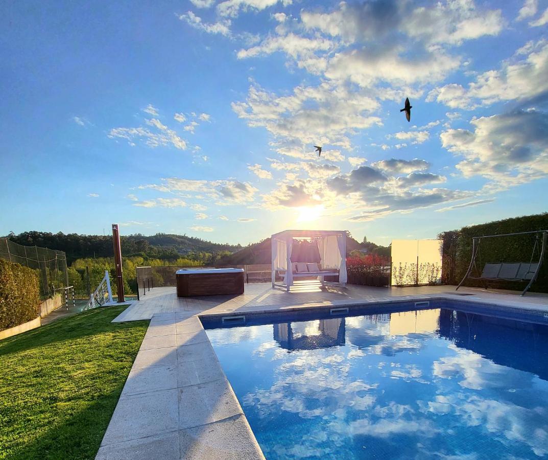 Villa Moura - Pool & Jacuzzi Póvoa de Lanhoso Eksteriør billede