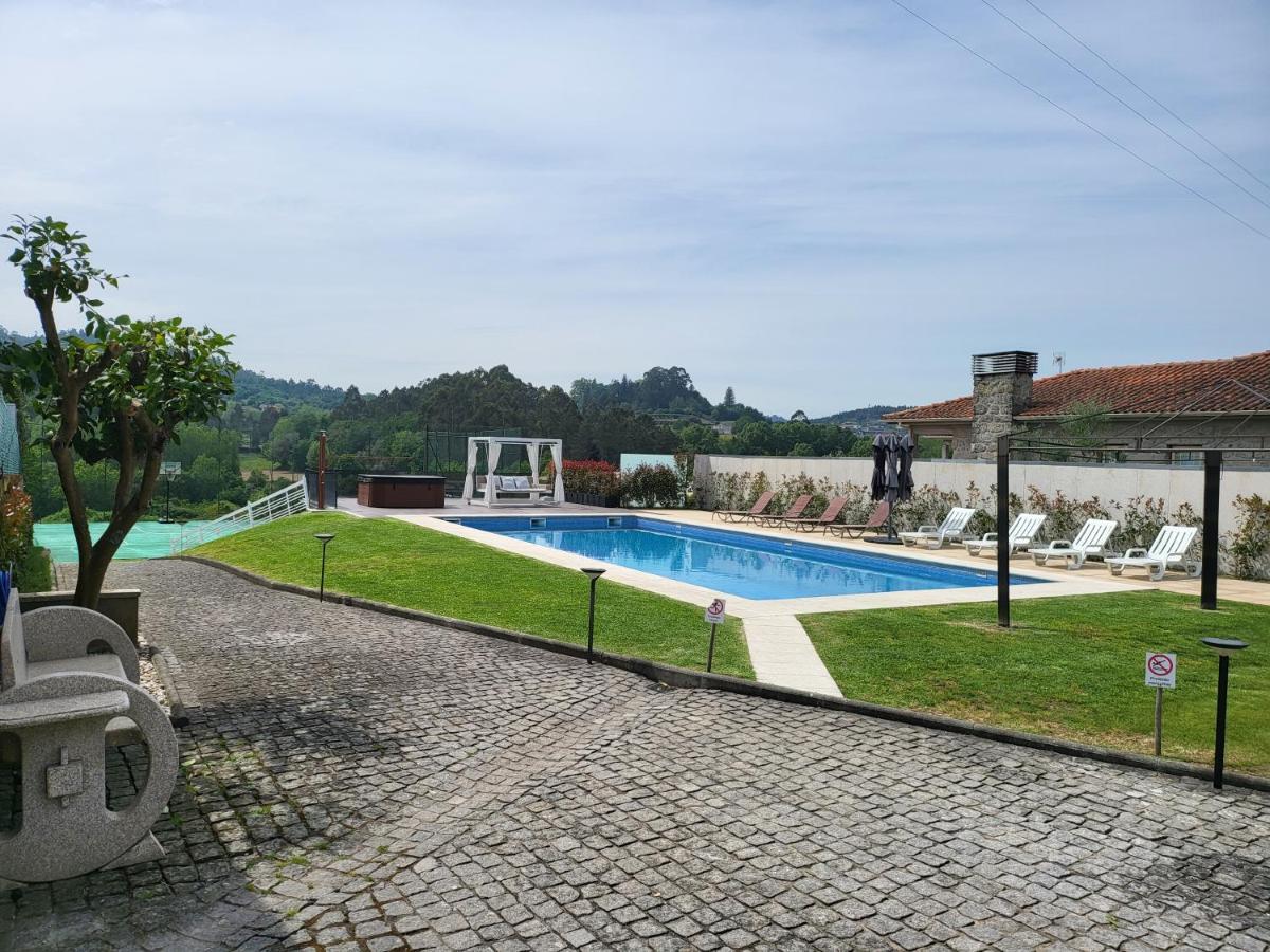 Villa Moura - Pool & Jacuzzi Póvoa de Lanhoso Eksteriør billede