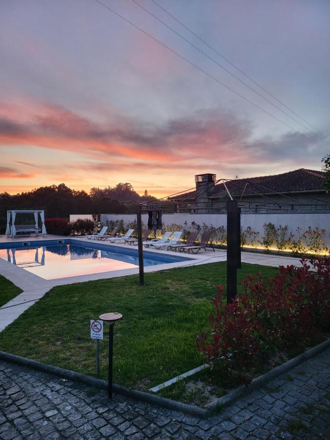 Villa Moura - Pool & Jacuzzi Póvoa de Lanhoso Eksteriør billede