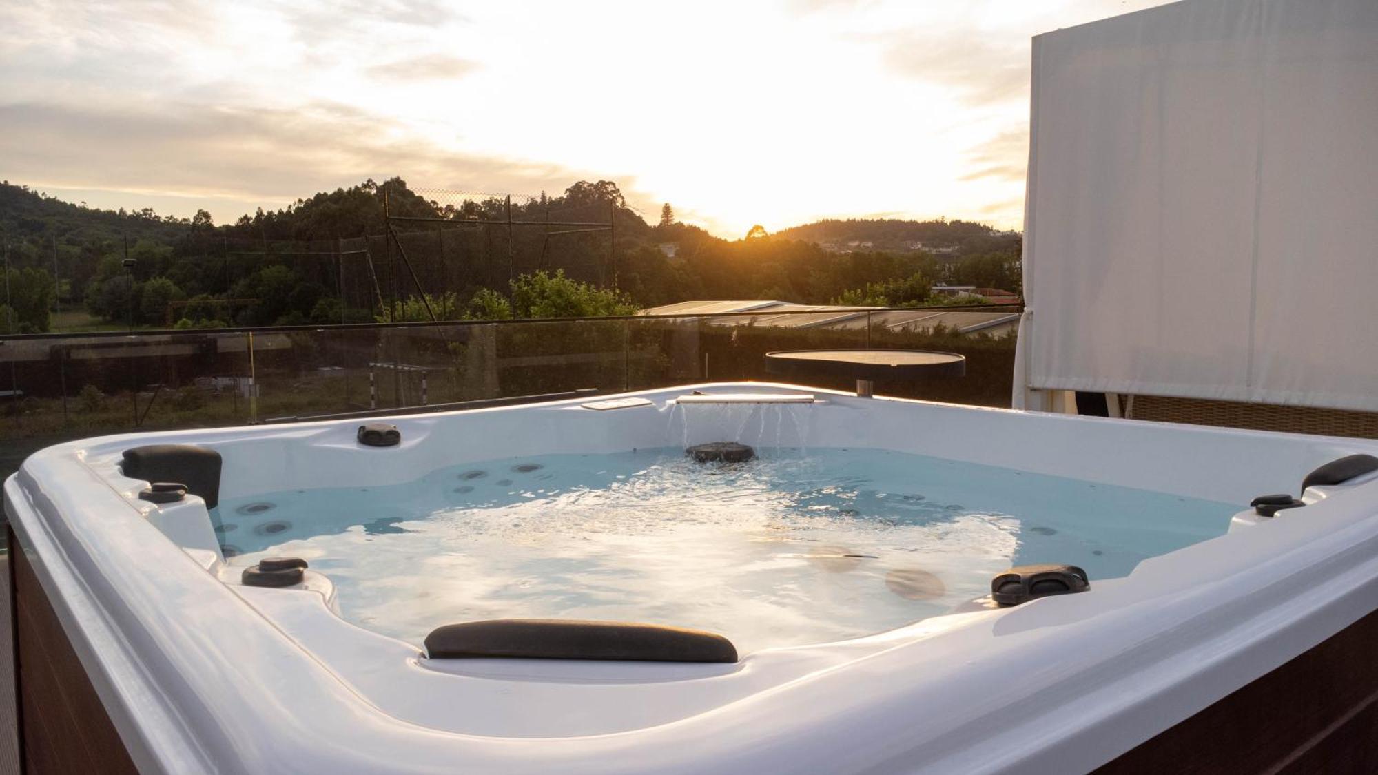 Villa Moura - Pool & Jacuzzi Póvoa de Lanhoso Eksteriør billede